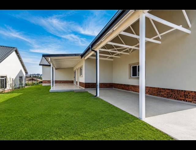 3 BEDROOM TOWNHOUSE FOR SALE IN GREENDALE